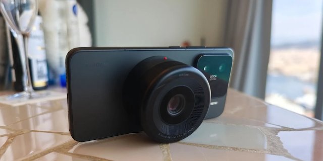 Xiaomi представила концепт смартфона с модульным объективом: новый уровень мобильной фотографии Xiaomi представила концепт смартфона с модульным объективом: новый уровень мобильной фотографии